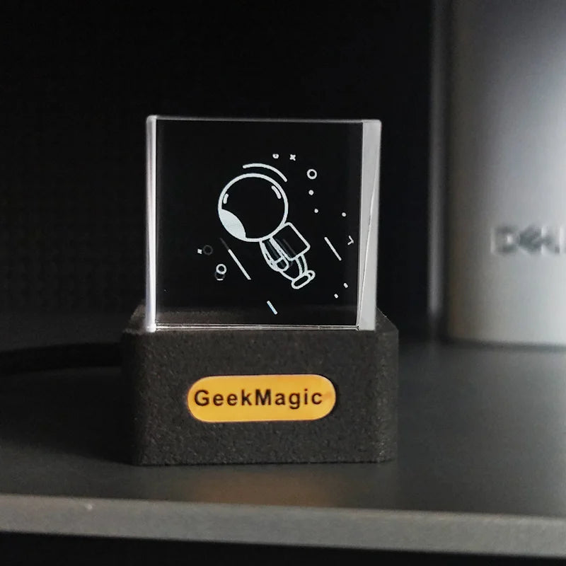 GeekMagic GIFTV Crystal Cube: Smart Holographic Weather Station & Digital Photo Display