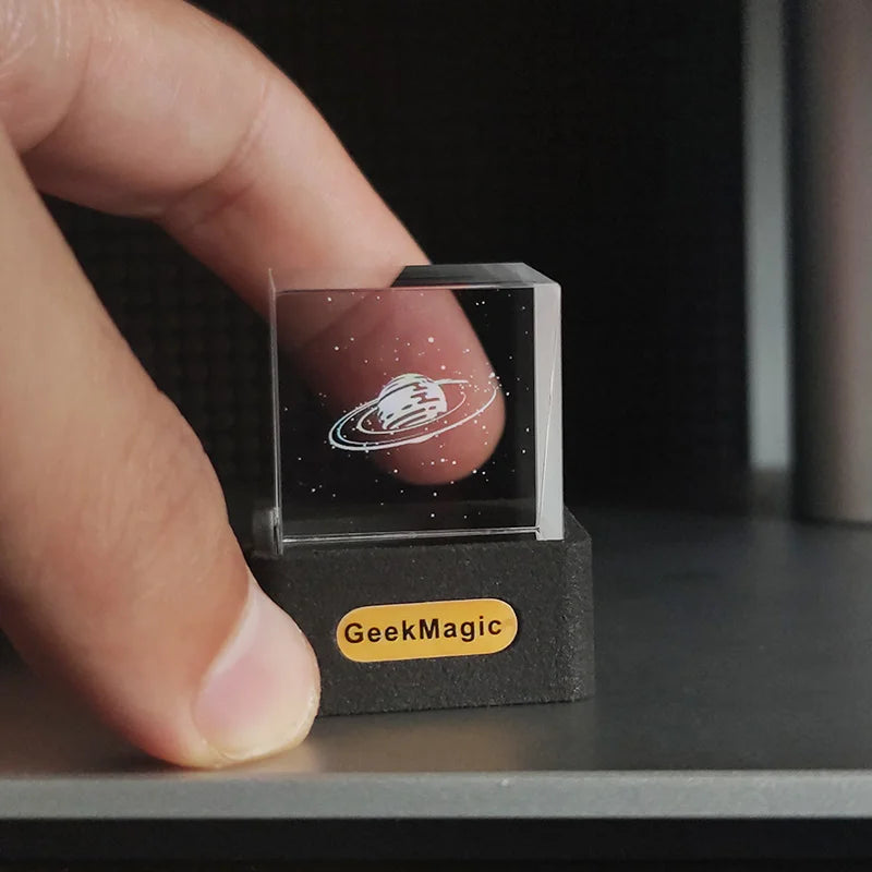 GeekMagic GIFTV Crystal Cube: Smart Holographic Weather Station & Digital Photo Display